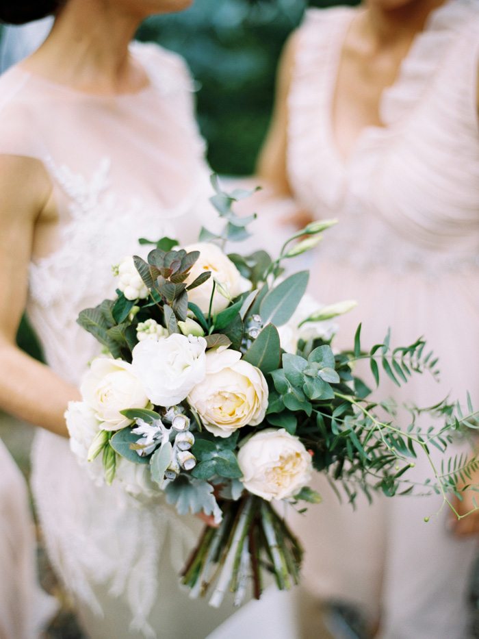 natural un-constructed bride wedding bouquet