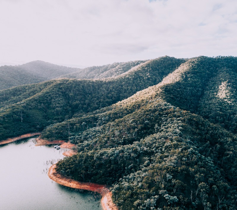 lake eildon drone shots on the houseboat