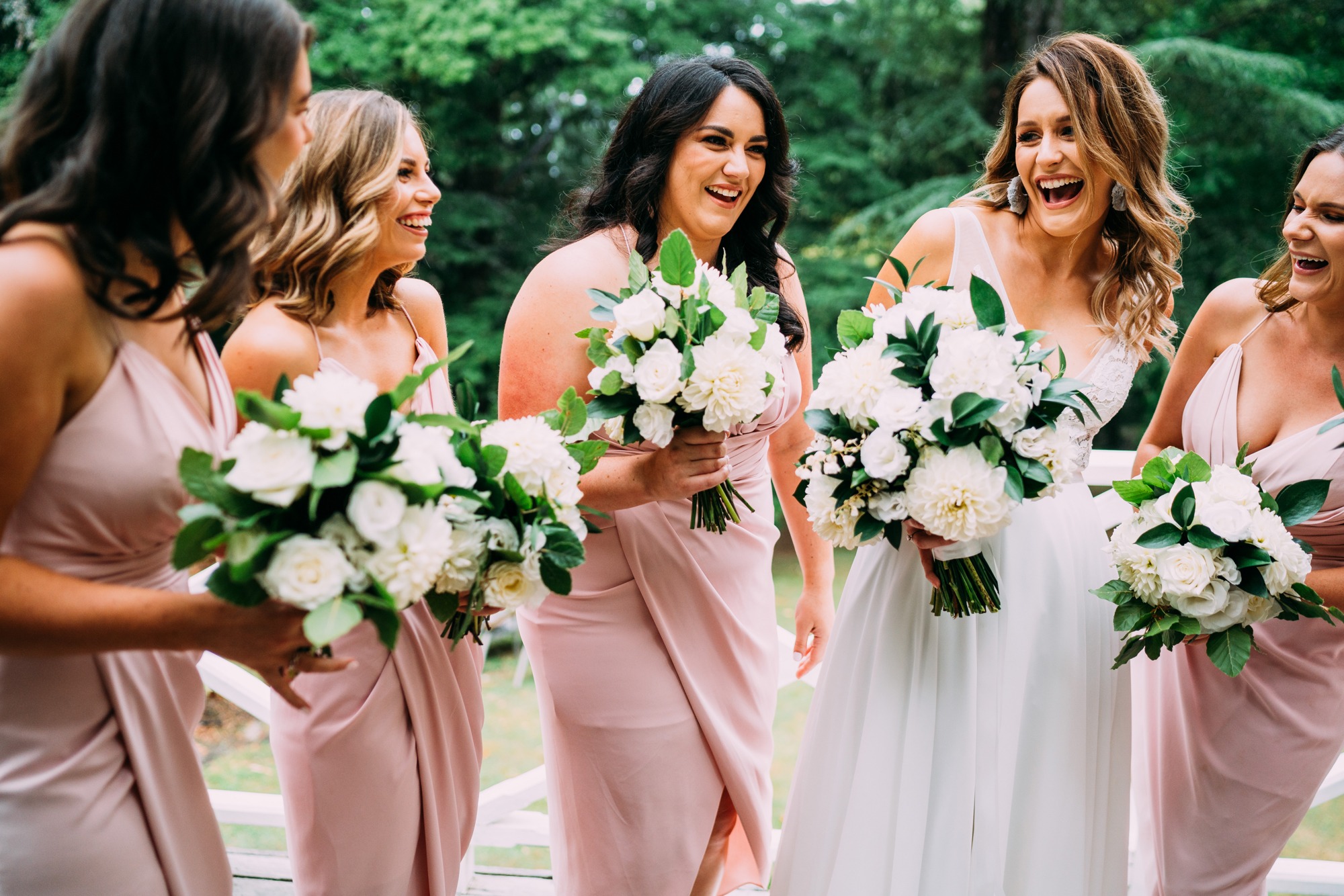 Bridesmaids getting ready for a wedding in the yarra valley victoria melbourne