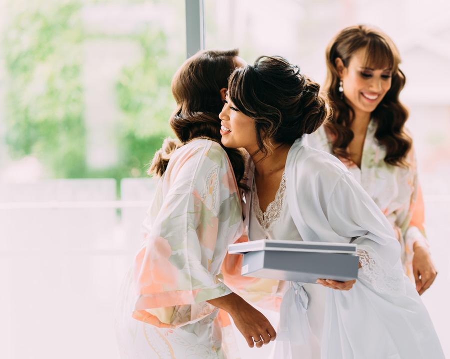 bridesmaids getting ready