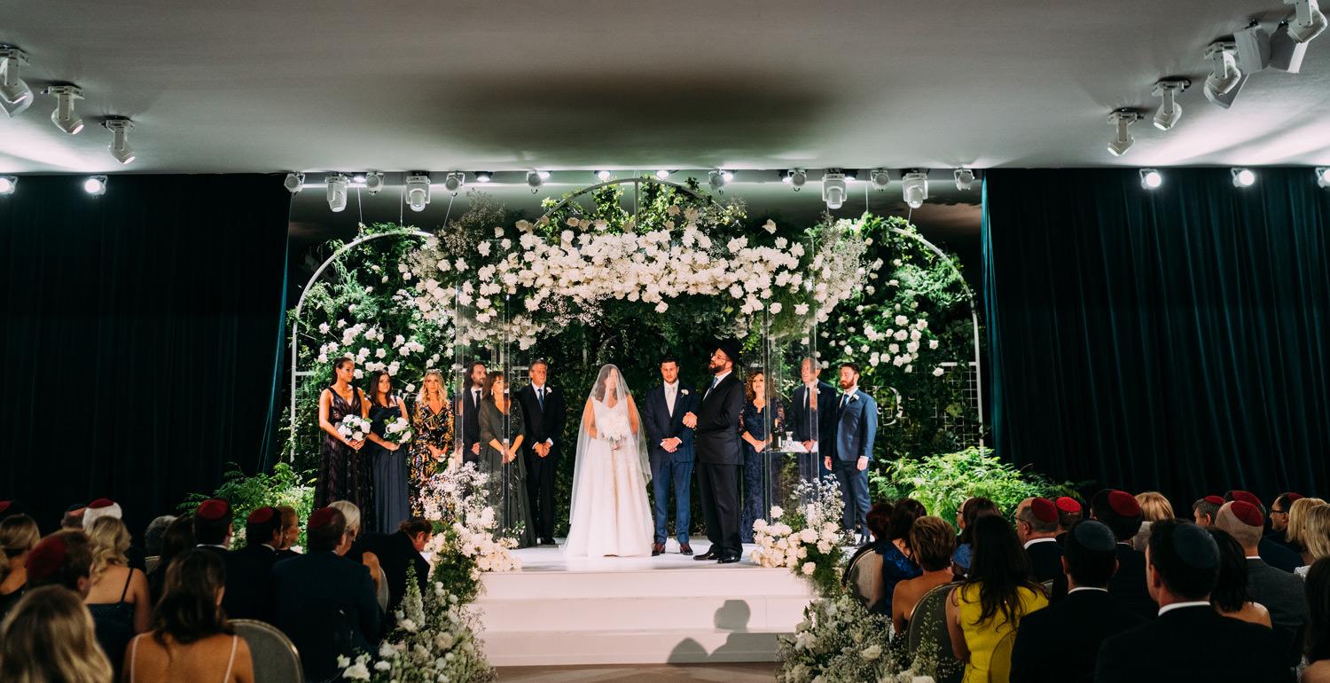 chuppah The big group hospitality