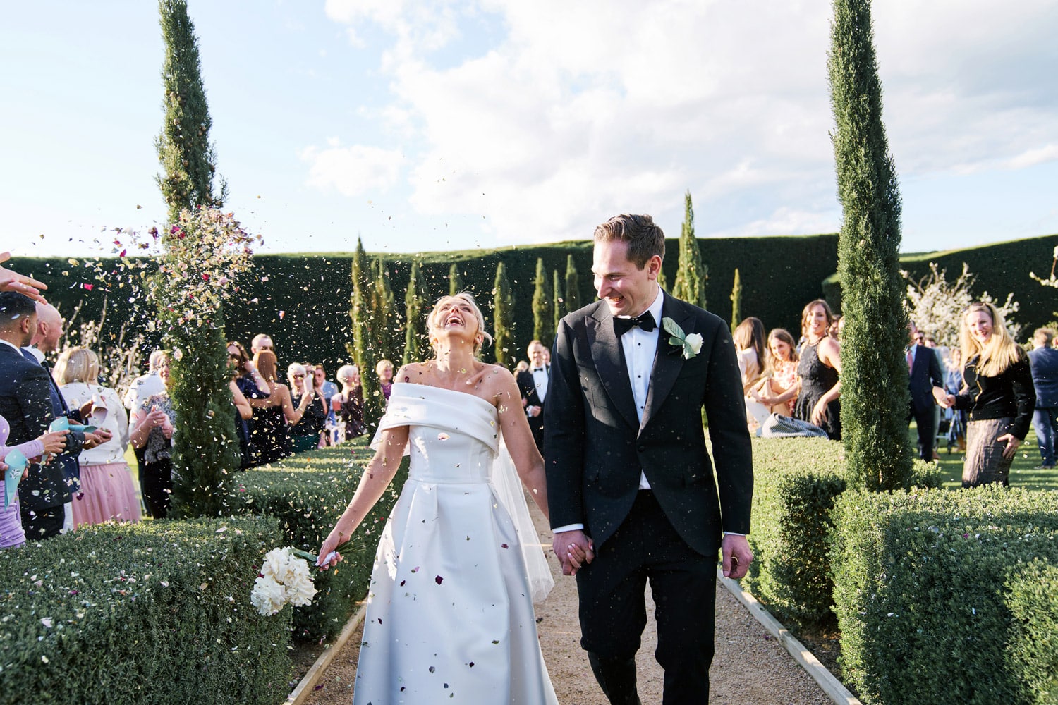 confetti wedding just married